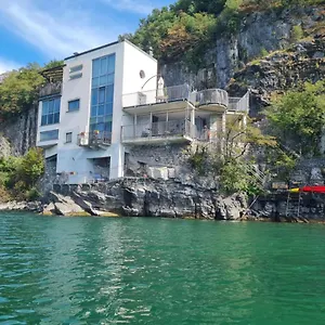 https://la-perla-del-lago-di-como.it-lombardy.com